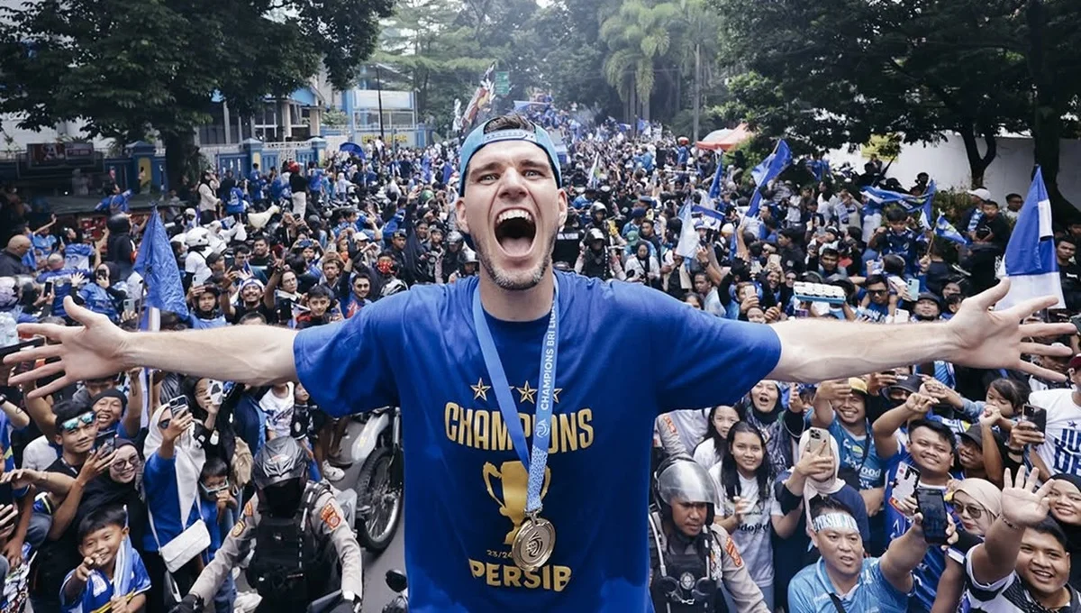 Heboh! Gaji Nick Kuipers dari Persib Bandung Bikin Ngiler! Heboh! Gaji Nick Kuipers dari Persib Bandung Bikin Ngiler!